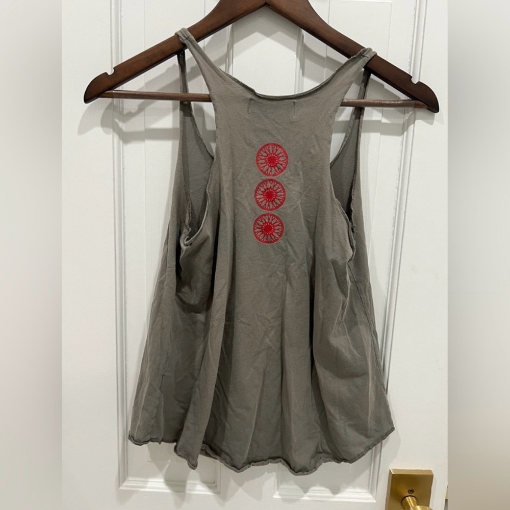 SoulCycle Women's Gray Cotton Soul Tank Top With Red Wheel Size M - Picture 4 of 5